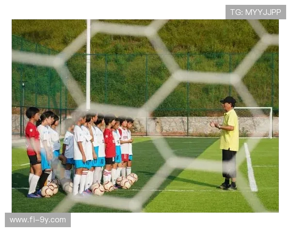 以天下足球风格呈现激情绿茵故事与永恒经典的深度介绍全景篇章录